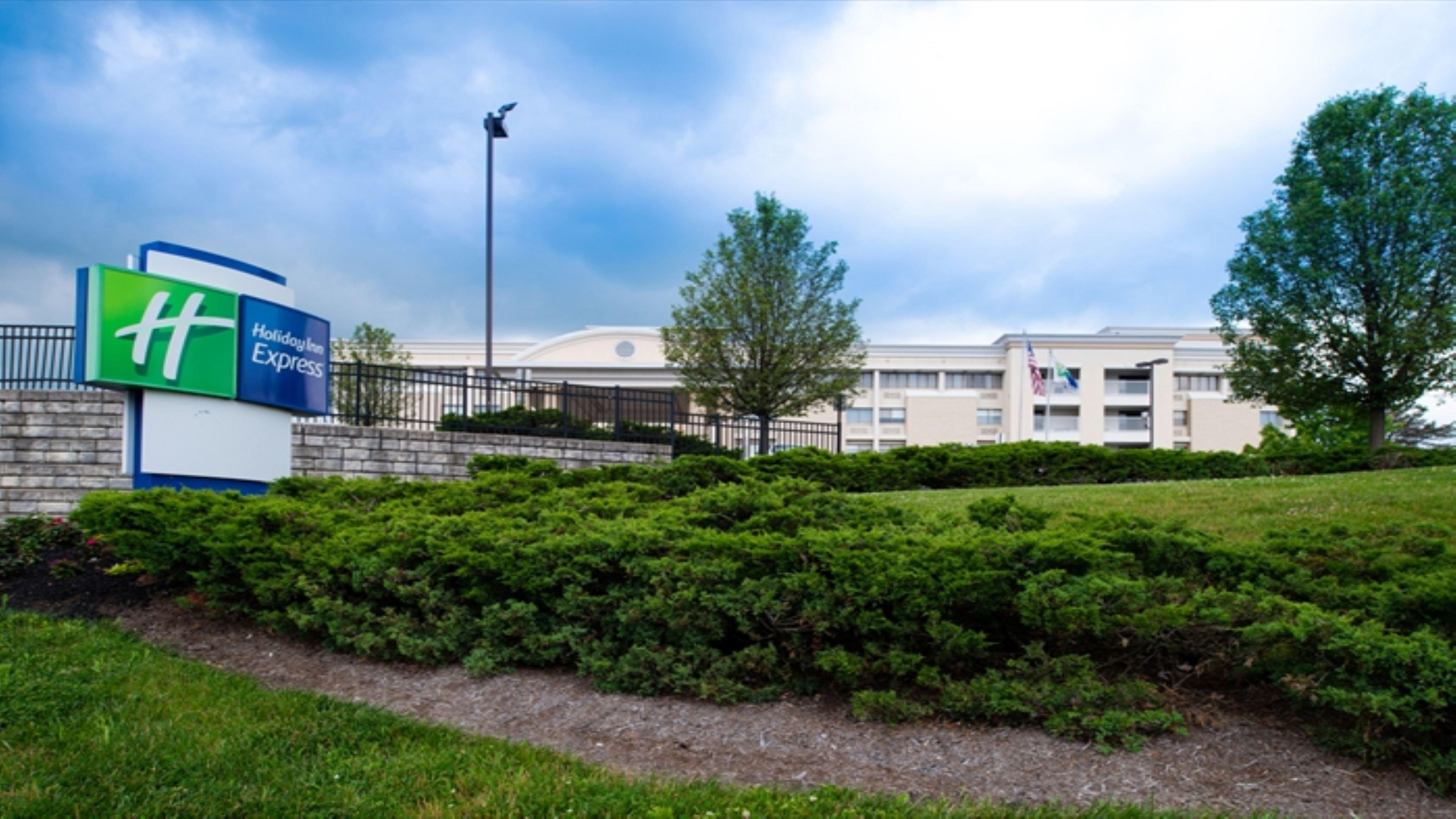 Holiday Inn Express Cincinnati West By Ihg Dent Exterior foto